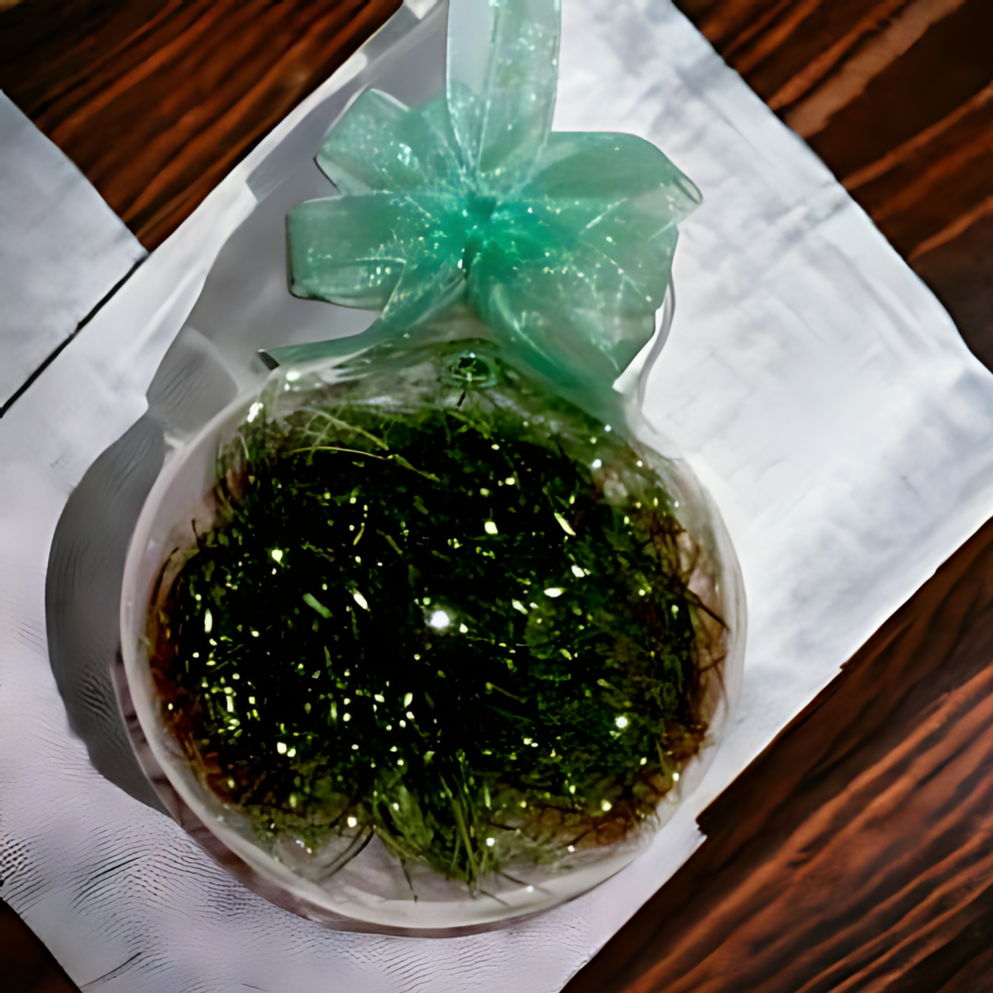 Set of 6pc Glass Christmas Tree Ornaments (Green Shreds)