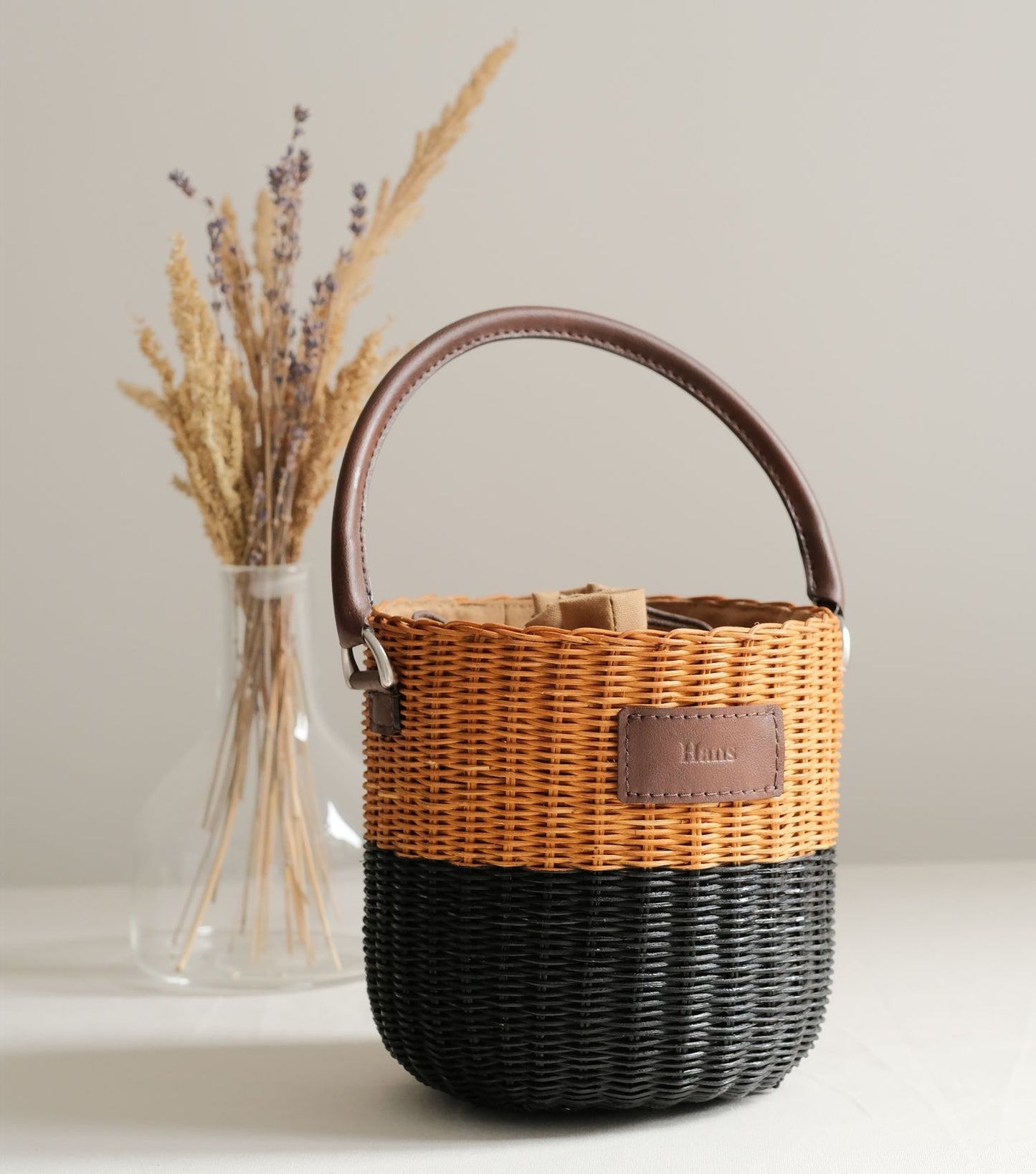 Front View Black Nico Bucket Sling