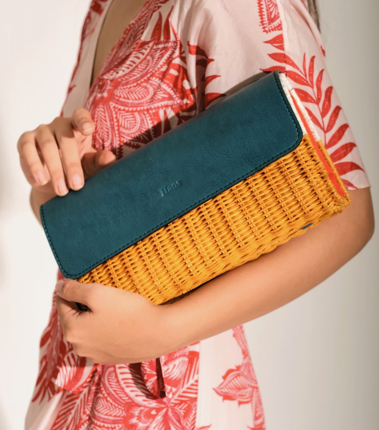 Roura Clutch