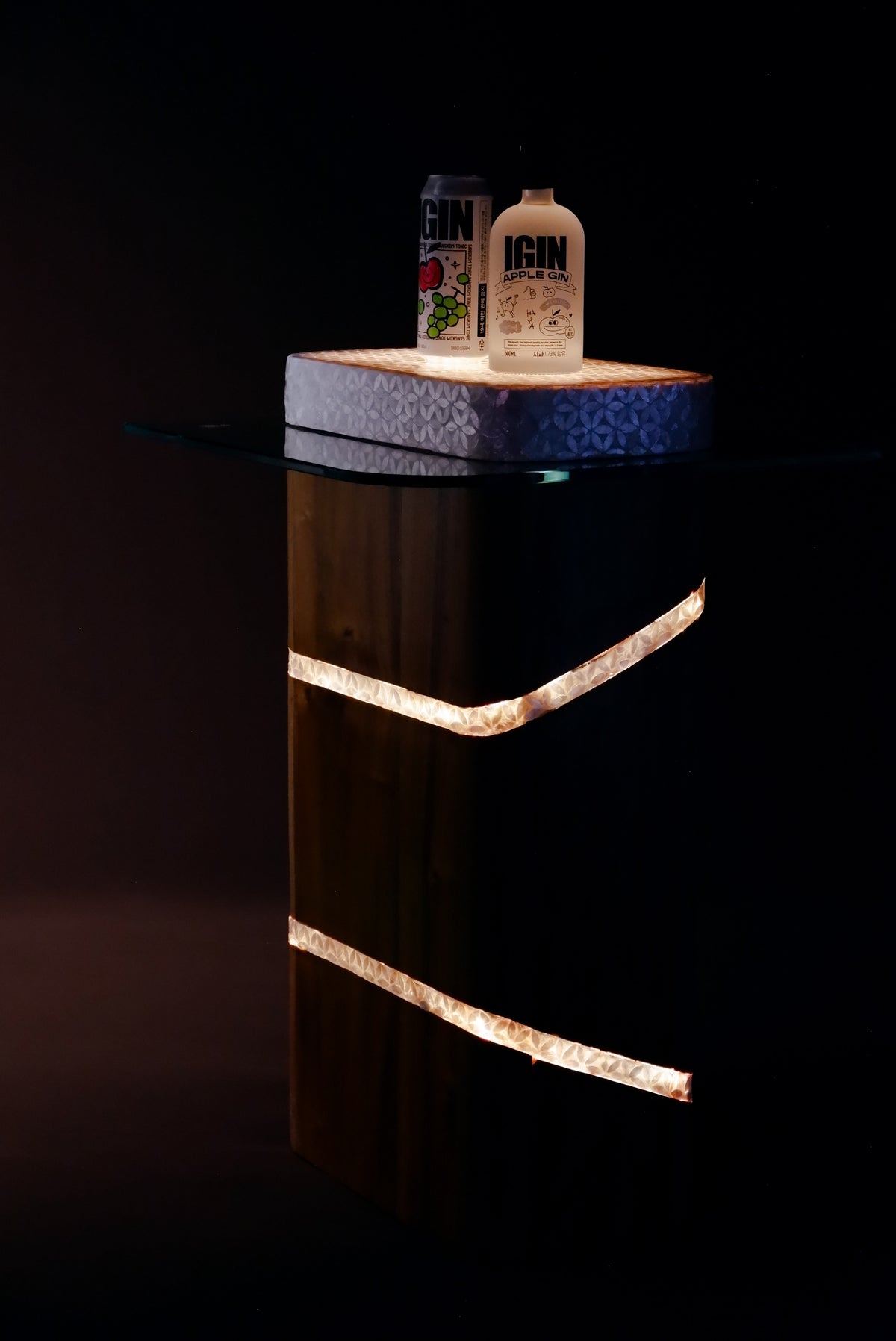 Kisig Liquor Table