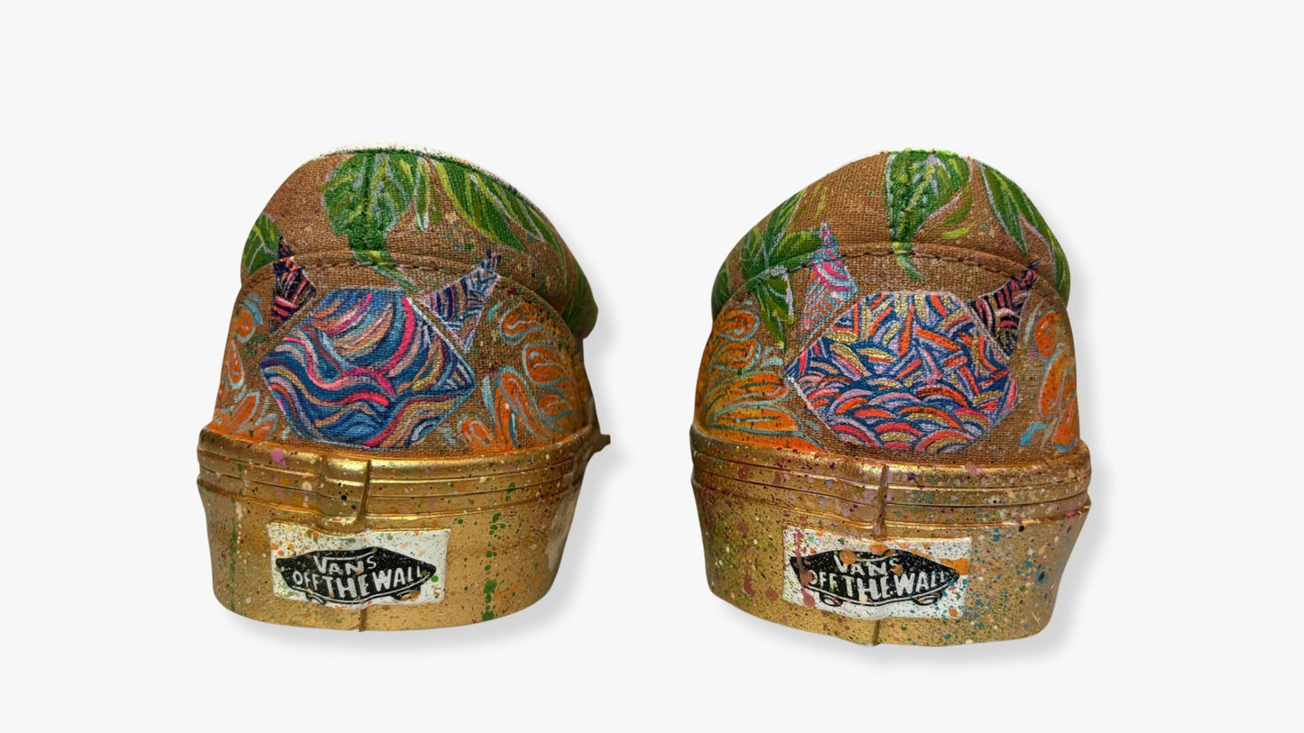 UNWALL AUCTION | Cats and Chrysanthemums by Monica Castillo