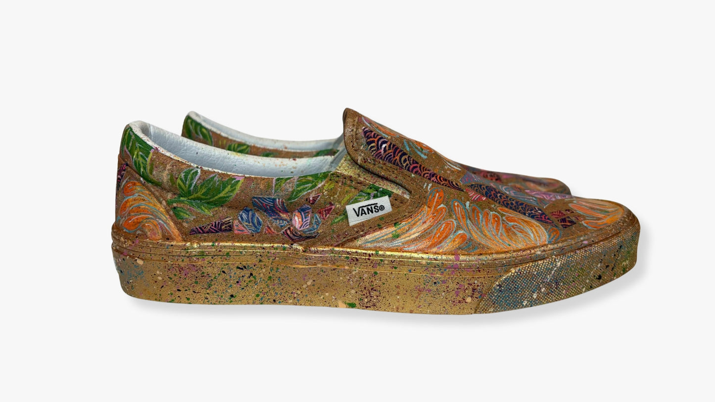 UNWALL AUCTION | Cats and Chrysanthemums by Monica Castillo