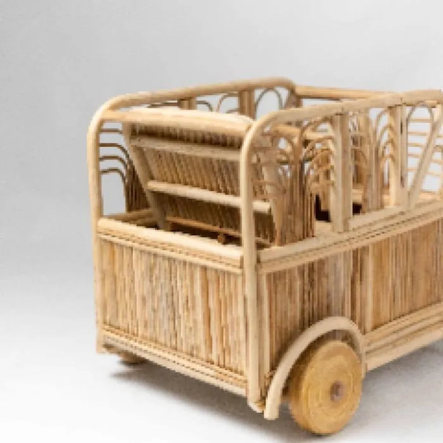 Ilokana Handicrafts Higanteng Rattan Dyip Storage