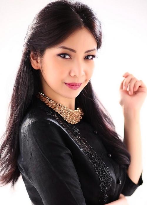 Happy Andrada: Filipina Fashion Designer